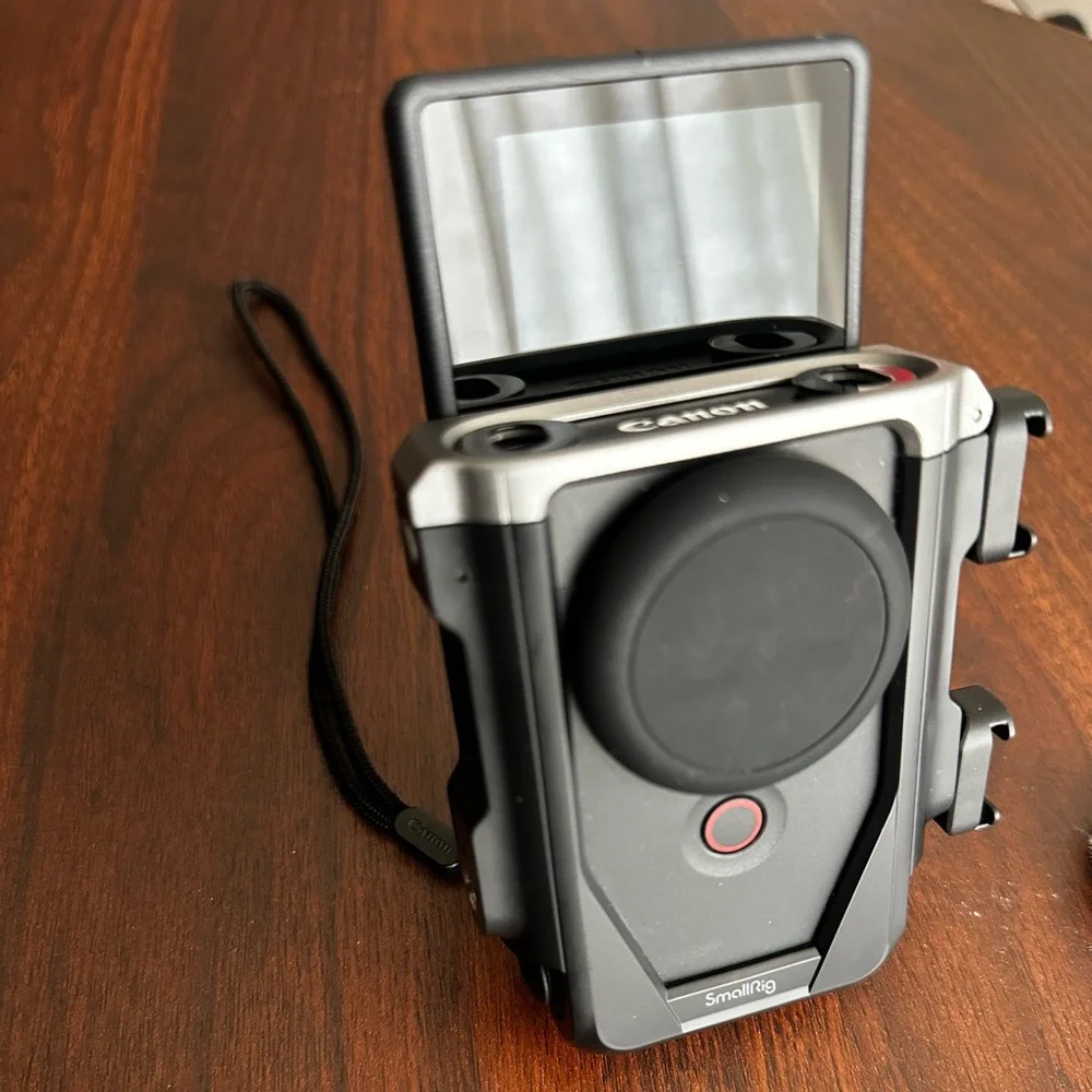 Canon PowerShot V10 Bundle